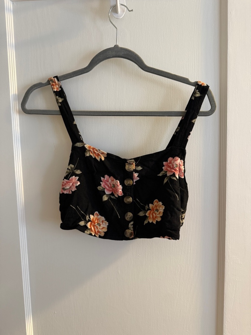 American Eagle Floral Button-Front Cropped Tank Top - Black